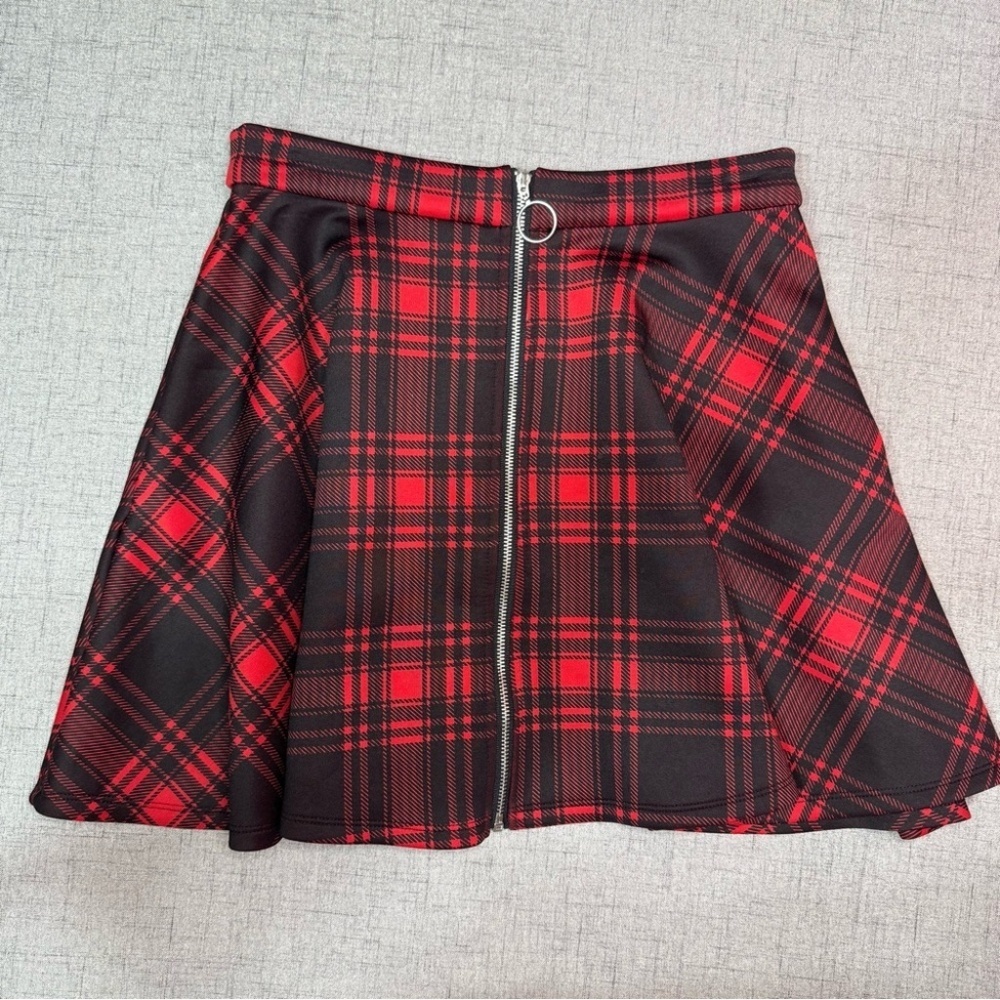 Hot Topic Buffalo Plaid Zip Front Skater Mini Skirt with Pockets Red Black Small - Picture 2 of 9